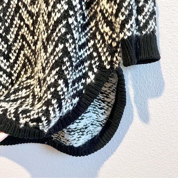 Victoria's Secret Women’s Wool Alpaca Blend Sweater Size Medium Knit Mock Neck - Picture 5 of 10